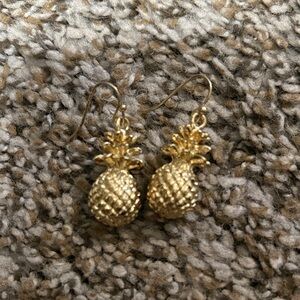 🌸3/$15🌸 Gold Pineapple Earrings